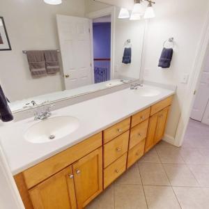 Full Bathroom Upstairs View 3