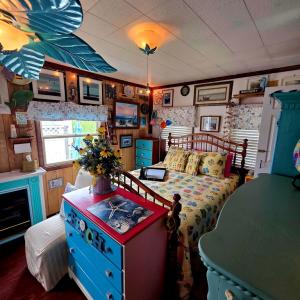Photo #10 of 8290 BAY SIDE DR, CHINCOTEAGUE, VA 2,178.0 acres