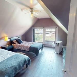 Third floor bedroom