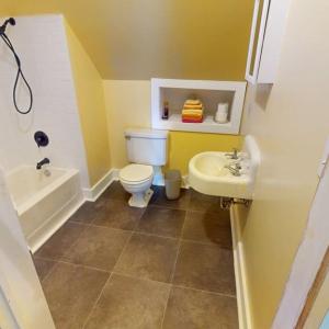 Upstairs full bath