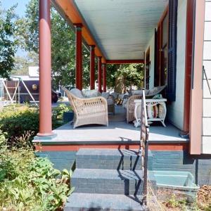 Side of porch with stairs