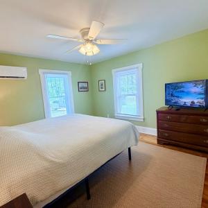 Photo #40 of 3238 MAIN ST, CHINCOTEAGUE, VA 0.1 acres