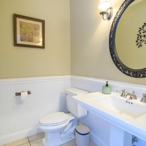 1/2 Bath