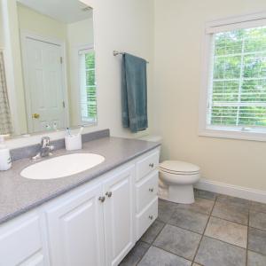 2md Floor Guest Bath