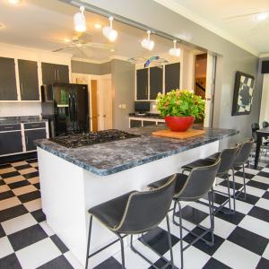 View 3, Large Breakfast Bar and Breakfast Room