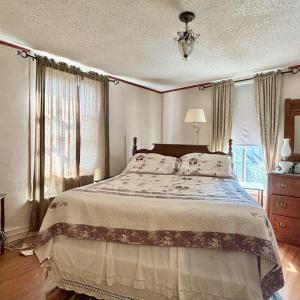 2nd Floor Bedroom Suite #4 v2