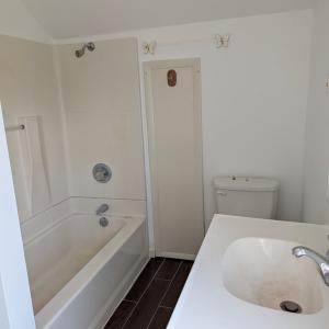 Full bath, Upstairs full bath