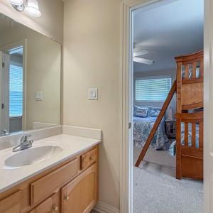 2nd Floor Bathroom