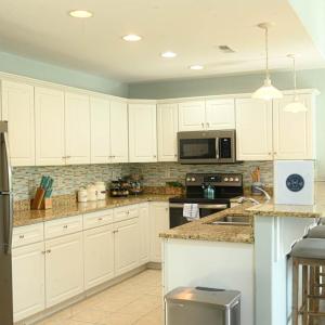 Granite Countertops/Tile Backsplash