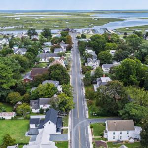 Walking distance to Marina & Boat Ramp, You can walk to Public Marina and Boat .  ramp.  Wachapreague Channel that leads to the Atlantic Ocean
