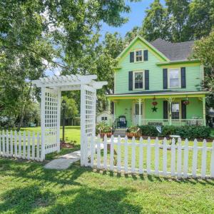 Welcome Home!, Complete with a white picket fence.