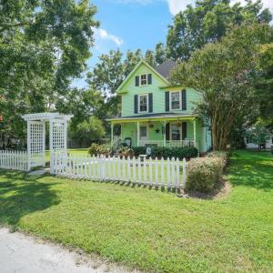 24400 Maxwell Street, Parksley, VA