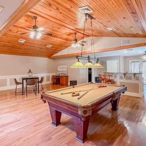 Carriage house/studio apt