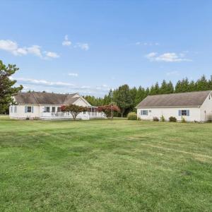 1 Acre lot w/an option to purchase the adjacent 1 acre - also listed for sale.