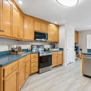 Large kitchen with lots of storage