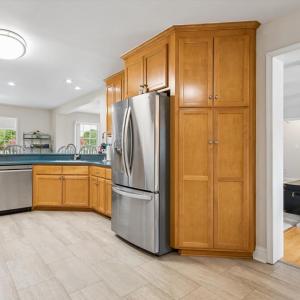 Large kitchen with lots of storage