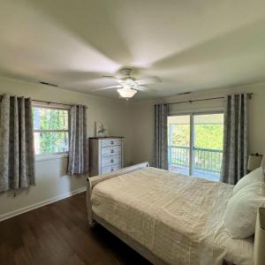2nd level bedroom