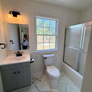 Full 1st level bathroom