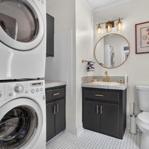 Powder Room/Laundry