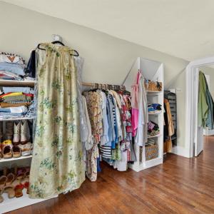 Walk-in Closet