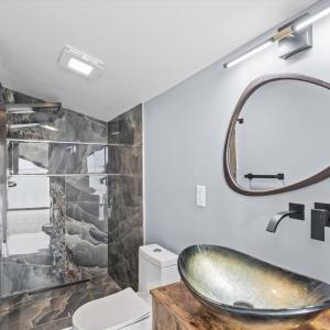 3rd Floor Bath