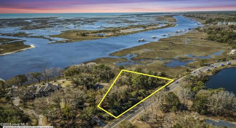Almost 1 acre on the ICW!