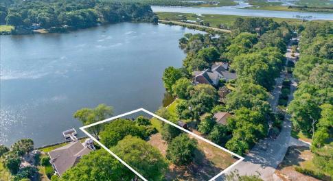 Waterway & Ocean on the Horizon