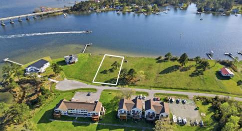 8052 Treasure Drive, Oriental, NC 28571