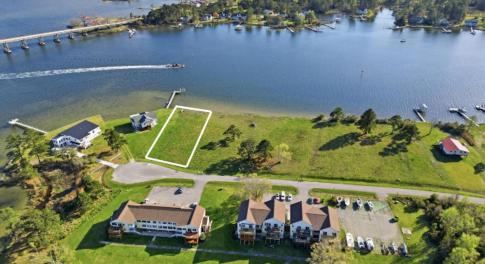 8054 Treasure Drive, Oriental, NC 28571