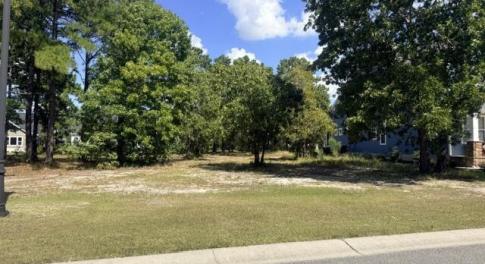 LOT 745