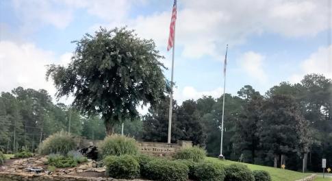 1Lake Royale Entrance R