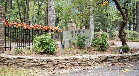 Hidden Lake Sign California Pl