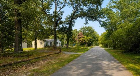 Own the end of the street! 7 - R10 lots!