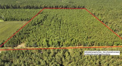 These lines are an approximation only of the exterior parcel boundaries.