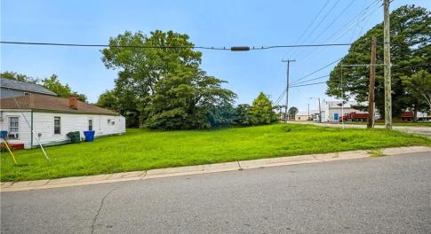 Corner lot, cleared