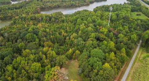 Property located at end of established road; Perfect Privacy