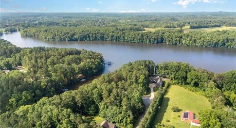 Beautiful view of the lake.