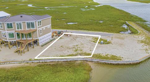 Aerial view of property and surrounding area with