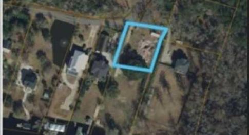 Map / location featuring property parcel outlined