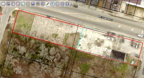 Aerial map of property and surrounding area featur