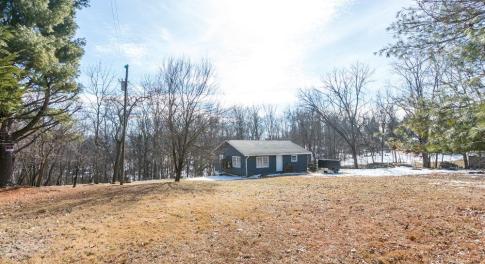 The family changed to a workshop, but can be a 1 bedroom home.
