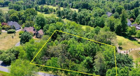 Nearly one acre lot on the 9th Tee box in Stoney Creek.  Build your dream home or a vacation spot!