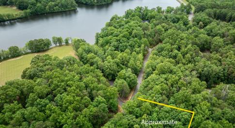 The golf course at Shenandoah Crossing in Gordonsville, VA, has been replaced by Raptor's Roost Disc Golf, an expansive pay-to-play disc golf facility.