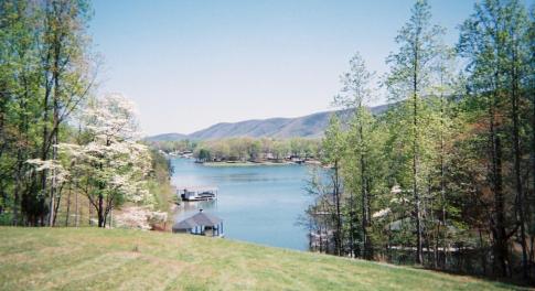 BEAUTIFUL LAKE AND MOUNTAIN VIEWS
