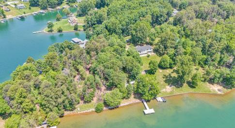 Exquisite property on Smith Mountain Lke